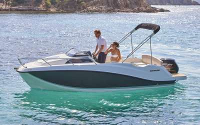 Quicksilver Activ 555 Cabin
